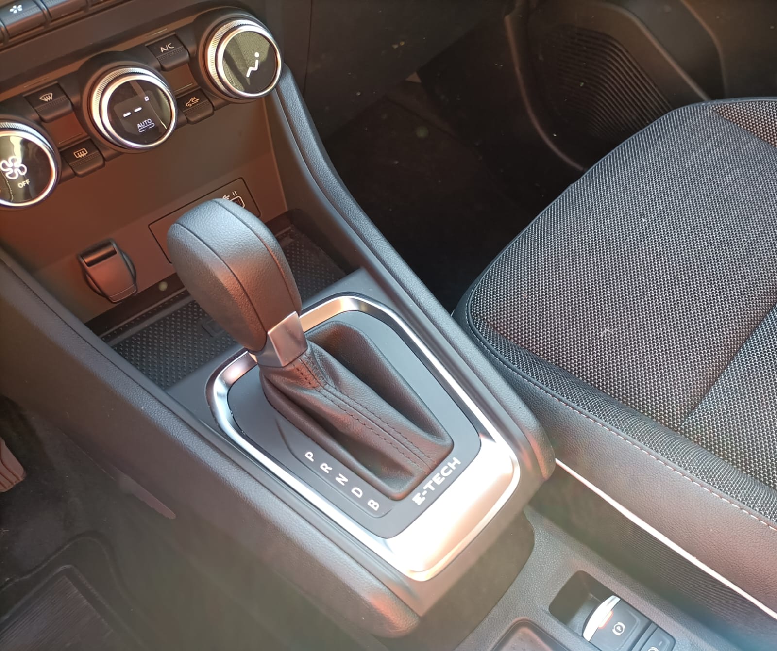 Renault Captur – FULL HYBRID