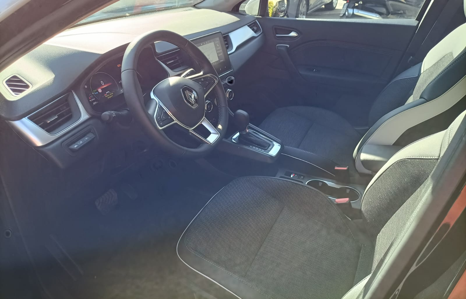 Renault Captur – FULL HYBRID