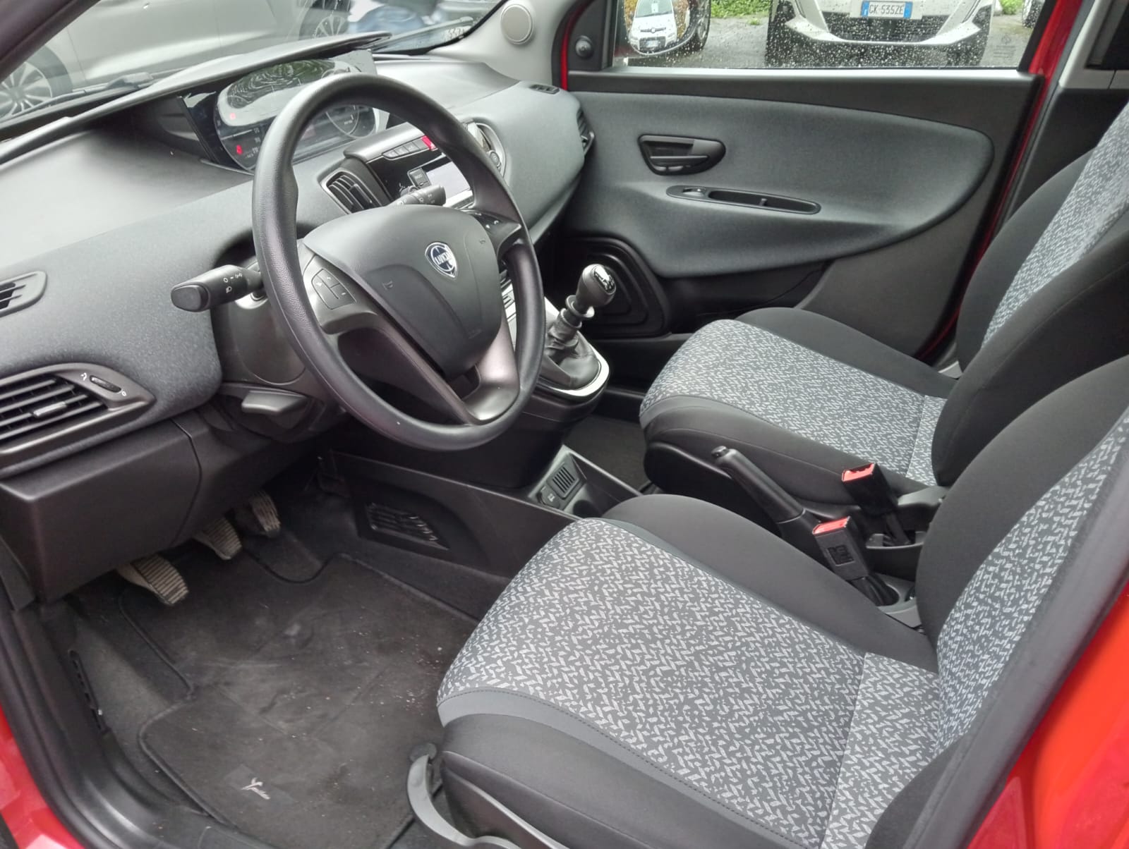 LANCIA YPSILON HYBRID SILVER 1.0