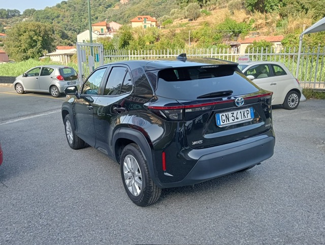 TOYOTA YARIS CROSS 1.5 HYBRID E.CVT BUSINESS
