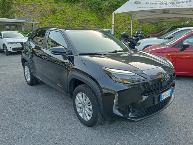 TOYOTA YARIS CROSS 1.5 HYBRID E.CVT BUSINESS