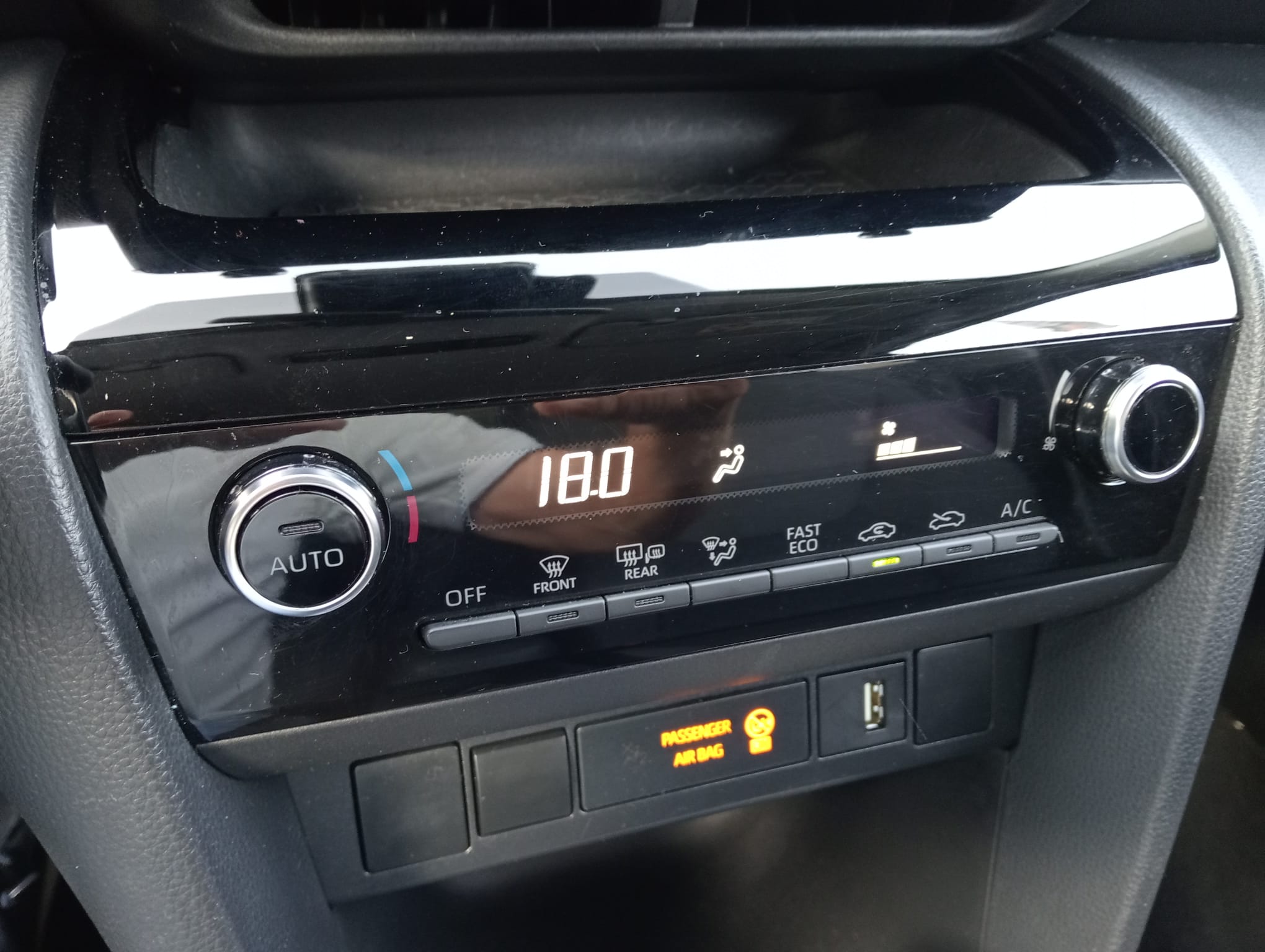 TOYOTA YARIS CROSS 1.5 HYBRID E.CVT BUSINESS