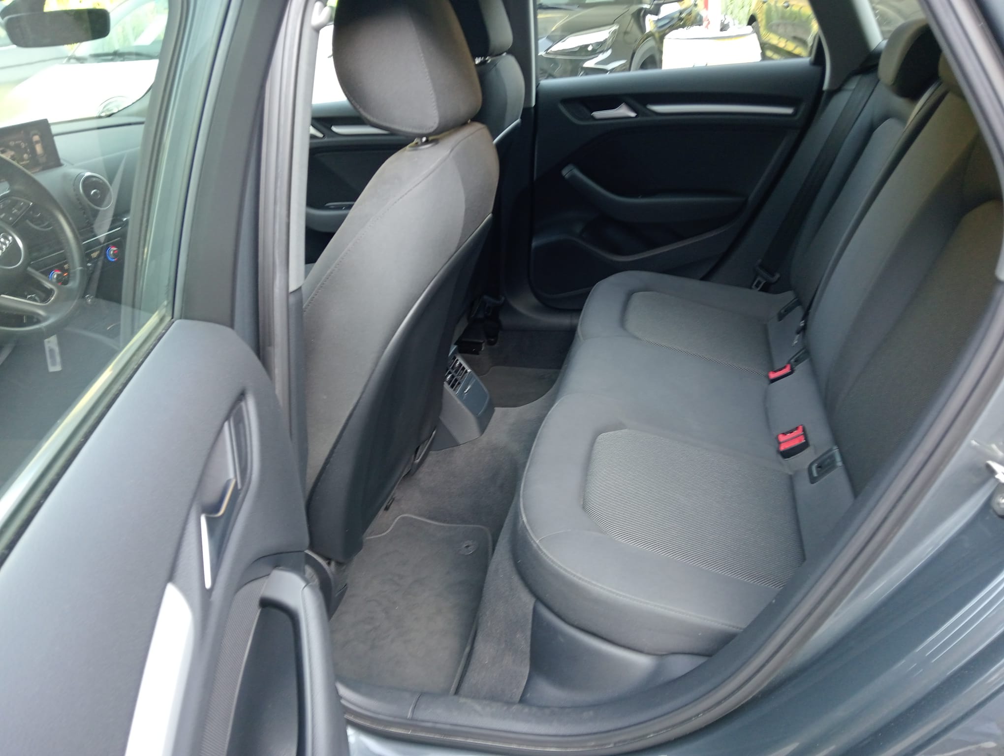 AUDI A3 SPORTBACK 1.6 TDI BUSINESS S-TRONIC
