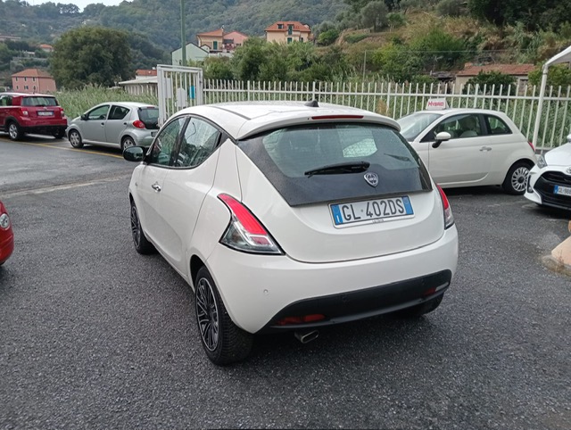 LANCIA YPSILON 1.0 FIREFLY HYBRID S&S GOLD